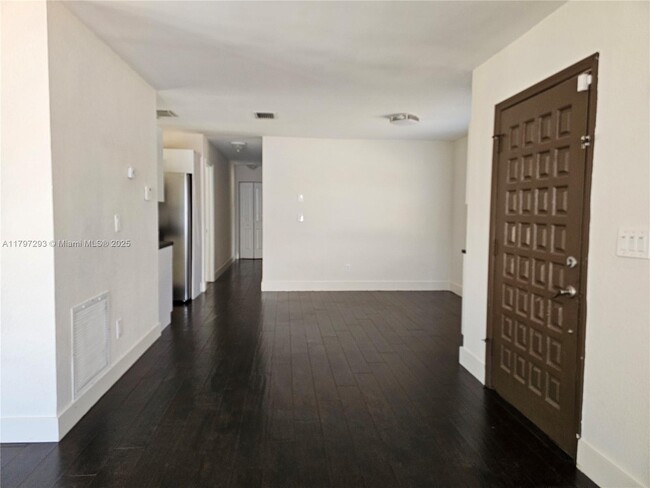 Building Photo - 16321 SW 96th Ave