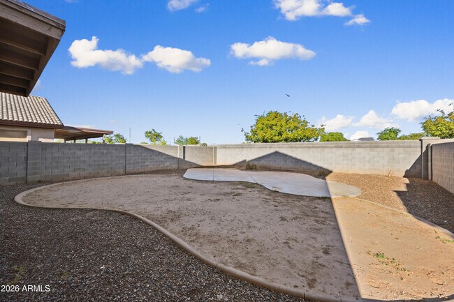 Building Photo - 5613 S 51st Dr