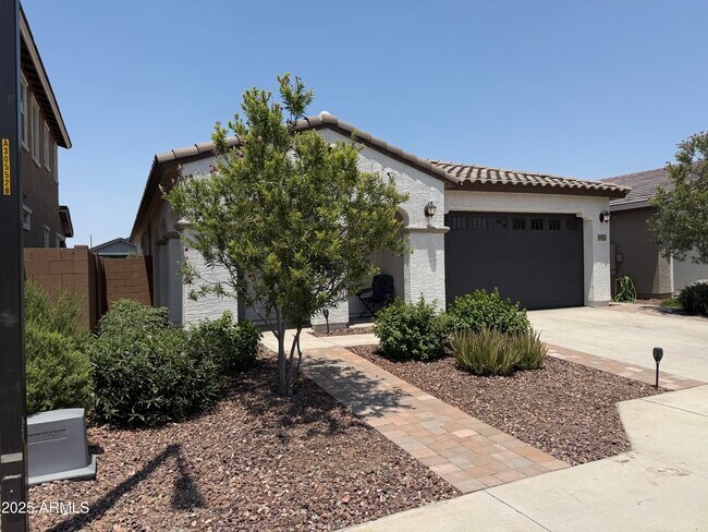 Building Photo - 9520 W Turney Ave