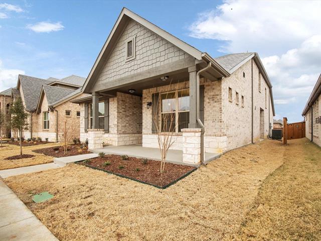 Building Photo - 2036 Almassera Dr