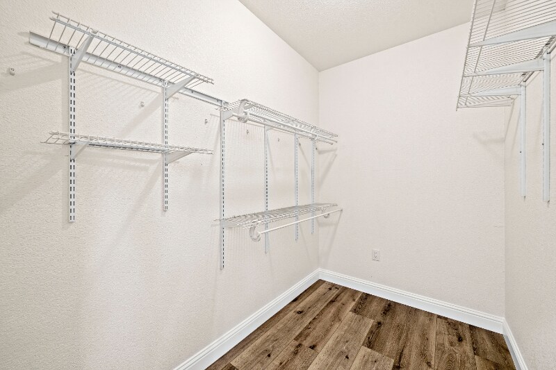 Building Photo - 8661 Elm Ave