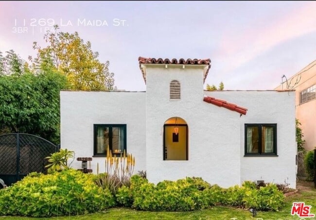Building Photo - 11269 La Maida St