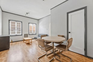 Building Photo - 2816 Ellendale Pl