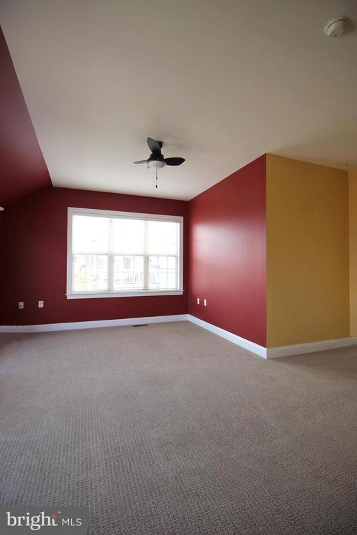 Building Photo - 421 N George Mason Dr