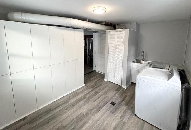 Building Photo - 4524 Washington St