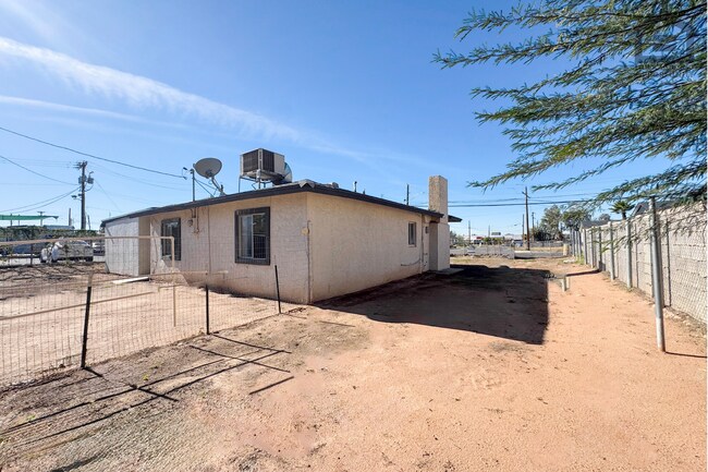 Building Photo - 2Bed/1Bath House at McDowell/32nd St! Move-In Ready on 08/06/2026! – NO HOA!