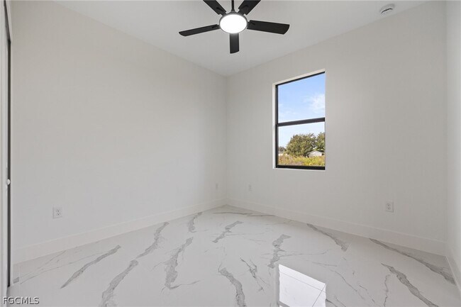 Building Photo - 2713 25th St SW