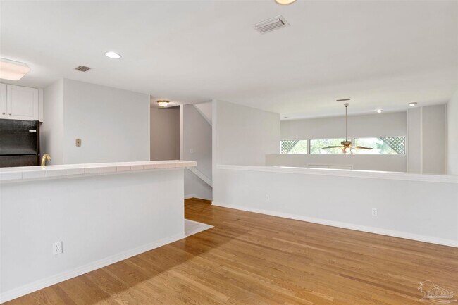 Building Photo - 13414 Valerie Dr