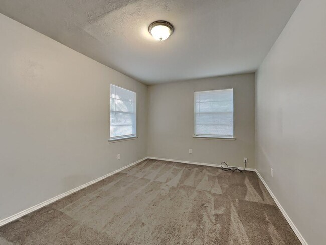 Building Photo - Coming Soon! 4 BR/1.5BA | Newly Renovated Single Family Home | Large backyard | In Mesquite!