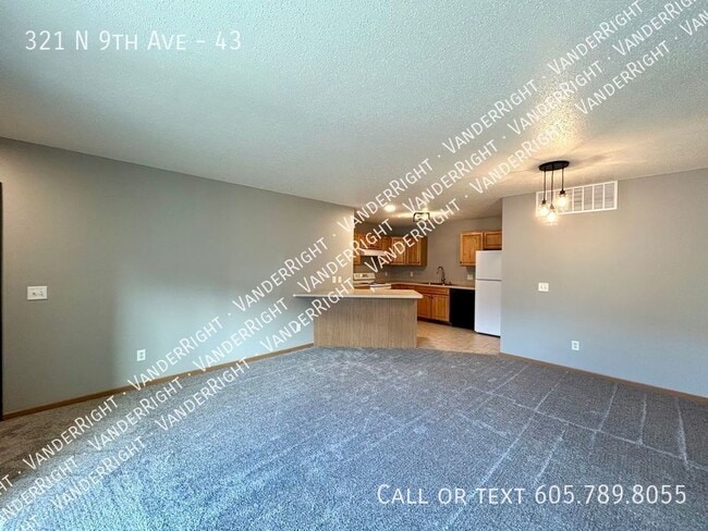 Building Photo - 321 9th Ave