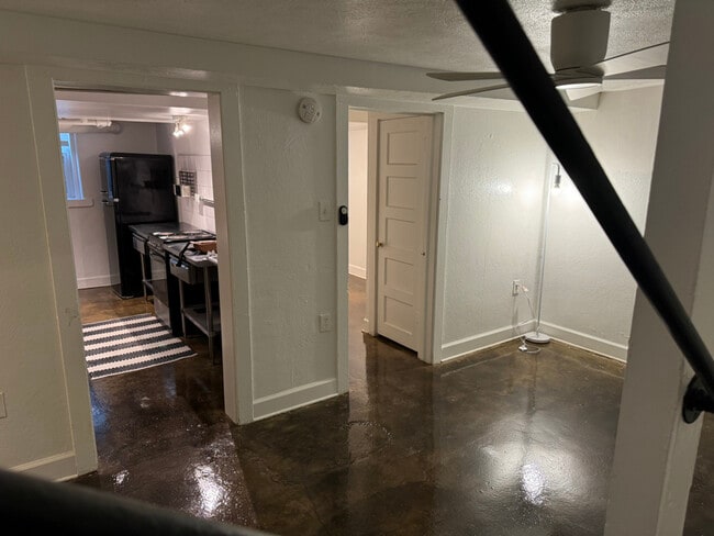 Building Photo - 1568 Vine St