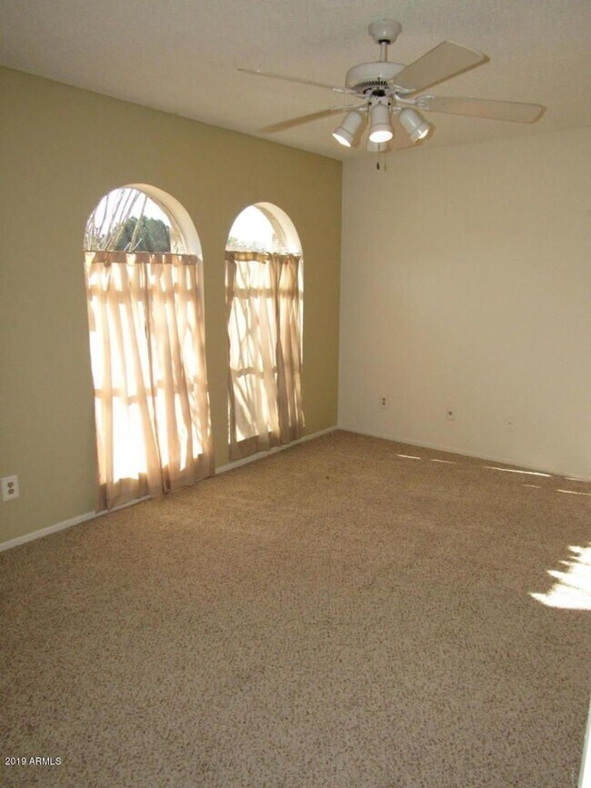 Building Photo - Fantastic 3 Bedroom/2 Bath Single Level Home & NO HOA!  Schedule a Showing Today!