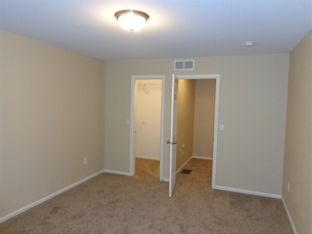 Building Photo - 5550 N Lisbon St