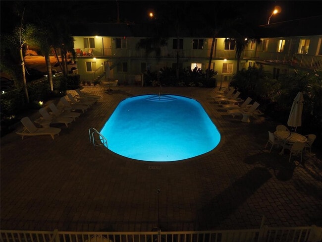 Building Photo - 1311 NE 18th St