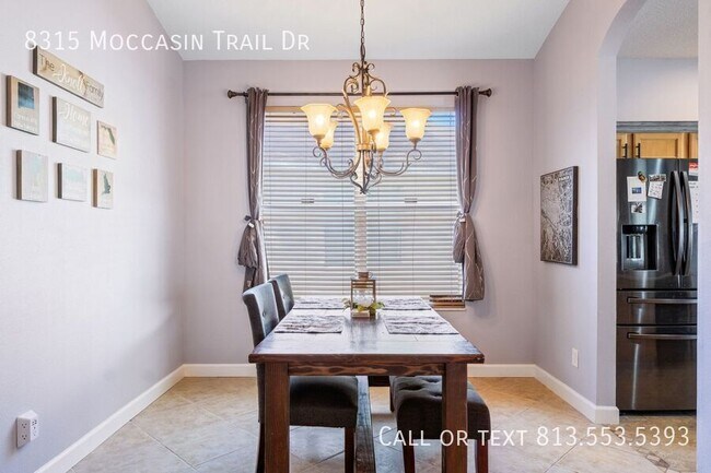 Building Photo - 8315 Moccasin Trail Dr