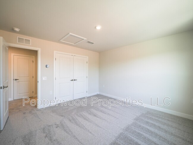 Building Photo - 4555 Duparc Way
