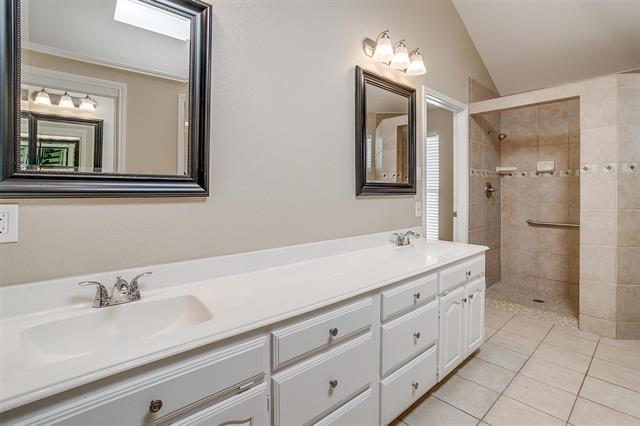 Building Photo - 2874 Stoneridge Dr