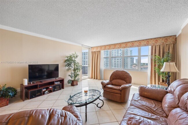 Primary Photo - 3725 S Ocean Dr