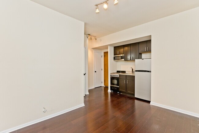 Building Photo - 1430 N Dearborn Pkwy