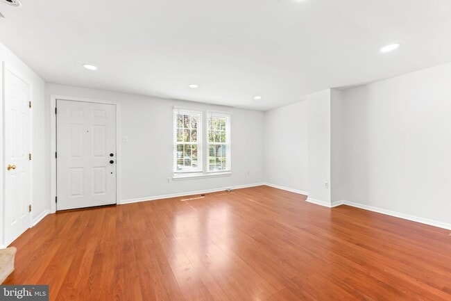 Building Photo - 1246 Seminole Dr