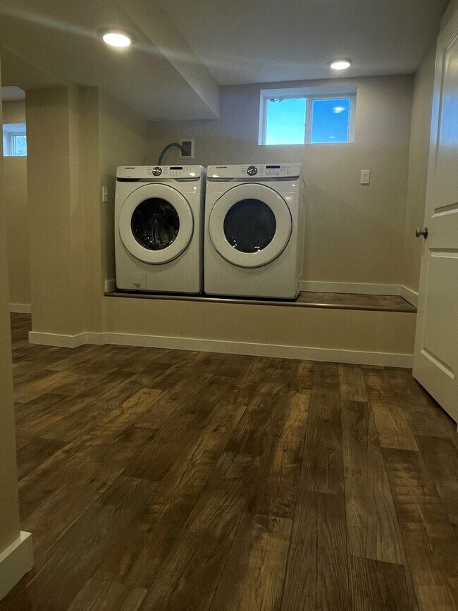 Building Photo - 3-bedroom 2-bathroom Single Family Home