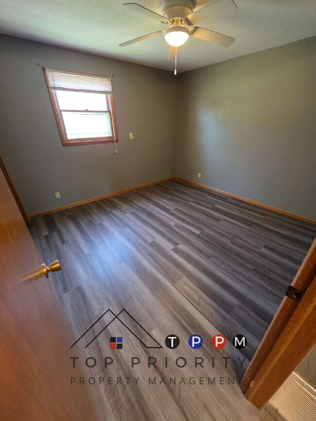 Building Photo - 2 Bedroom | 1 Bathroom Unit in Marion Avai...