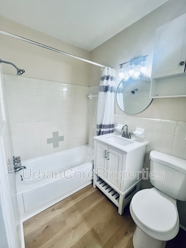 Building Photo - 115 7th Ave N