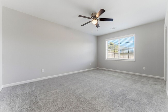 Building Photo - FULLY RENOVAYED TOWNHOME @ KENNESAW, REMARKABLE VALUE!!