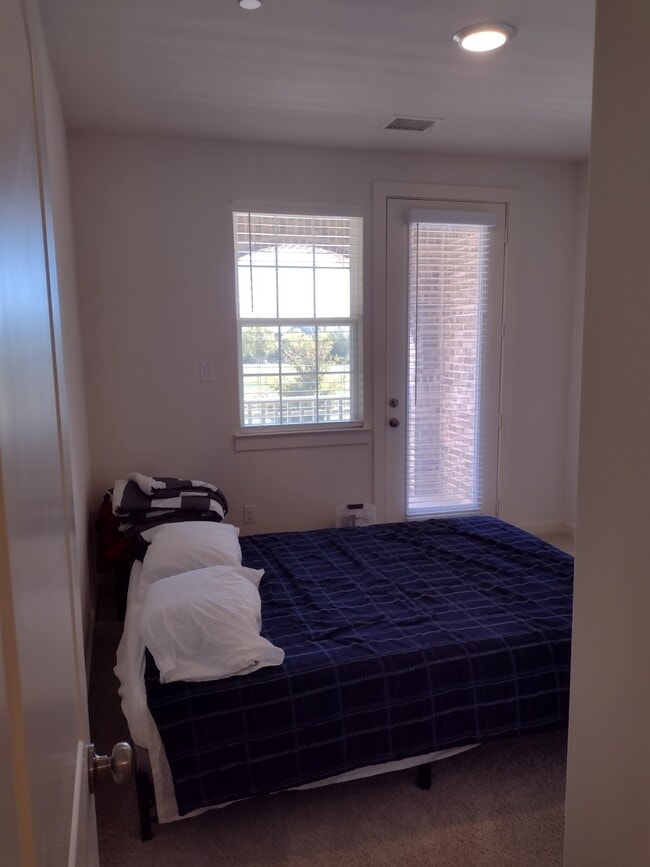 Building Photo - 4887 Ellie Ln