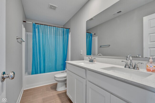 Building Photo - 76 Fernleaf Dr