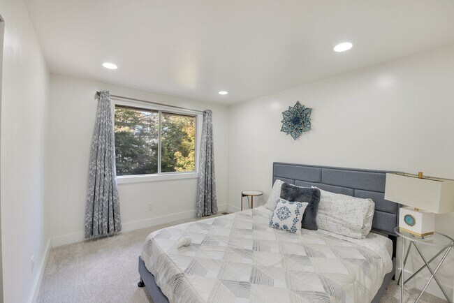 Building Photo - 21439 129th Pl SE