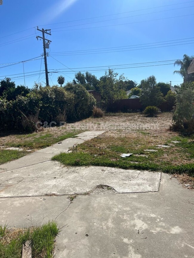 Building Photo - 379 E 16th St