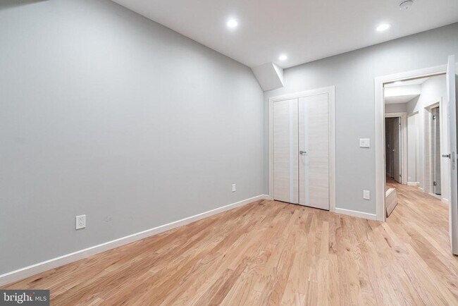 Building Photo - 2045 N College Ave