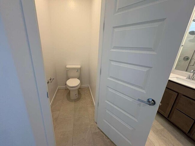 Building Photo - 4738 E Kenneth Ln