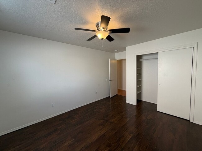 Building Photo - 3 Bedroom Single Story Home Available Near Unser Blvd NW & Irving Blvd NW