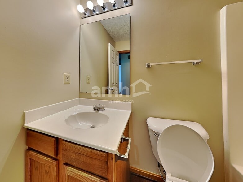 Building Photo - 172 Haley Ln