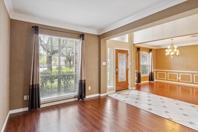 Building Photo - 14111 White Oak Gardens Dr