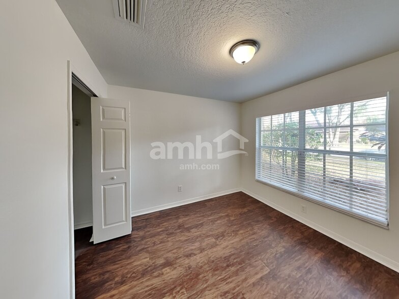 Building Photo - 15004 Shaw Rd