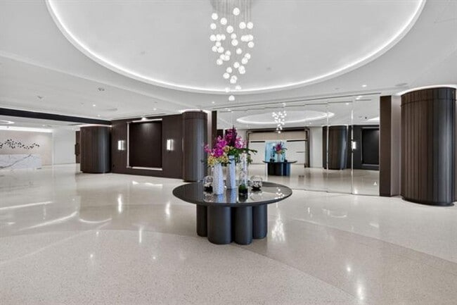 Building Photo - 1717 N Bayshore Dr
