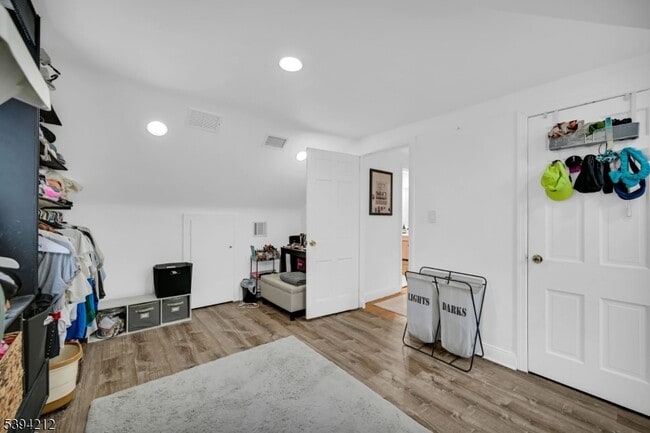 Building Photo - 328 Minute Arms Rd