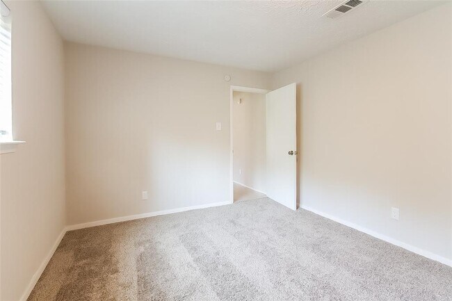 Building Photo - 4430 Rosegate Dr