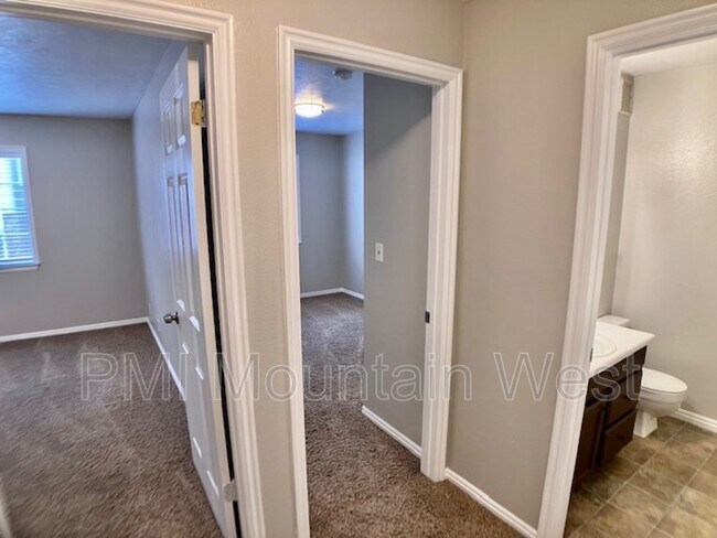Building Photo - 567 N 200 E