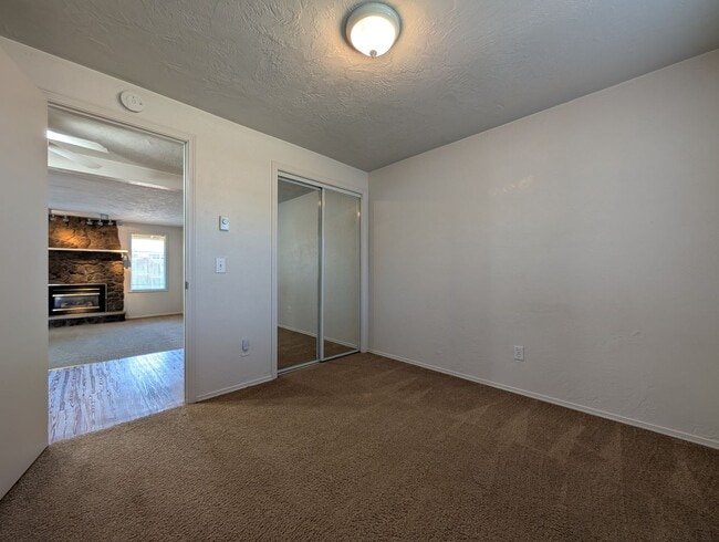 Building Photo - Wonderful 3-Bedroom, 2-Bath Home in Great ...