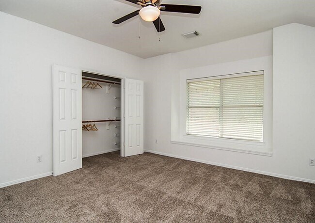 Building Photo - 143 N Shawnee Ridge Cir