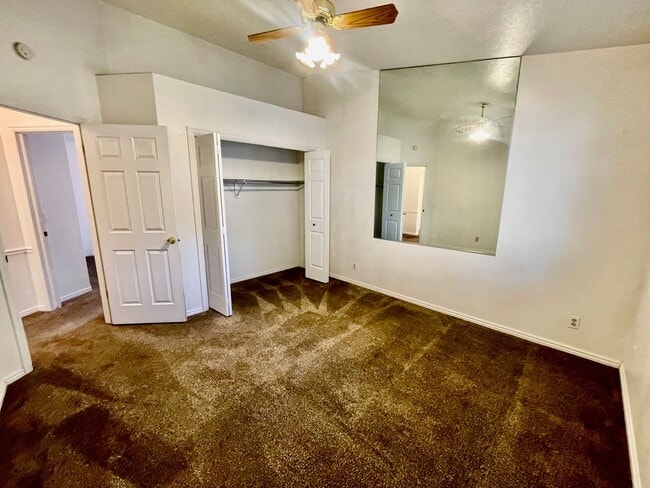 Building Photo - Adorable 3-BR Home with Garage and Amenities