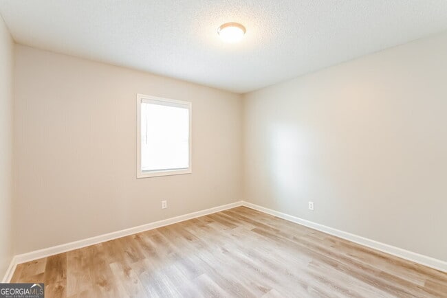 Building Photo - 5767 Riverside Dr