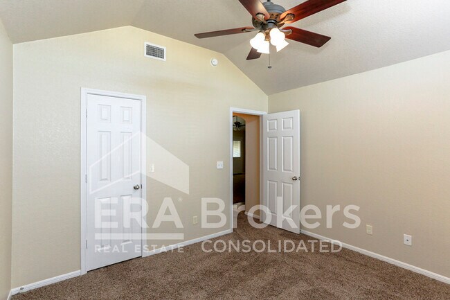 Building Photo - 702 Aries Dr