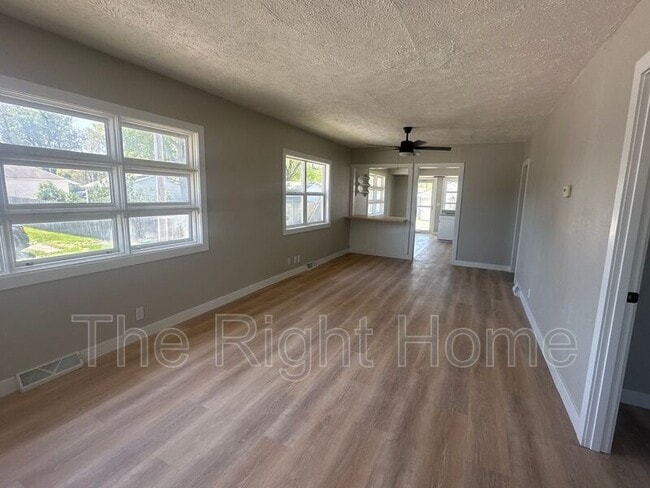 Building Photo - 4525 N 70th St