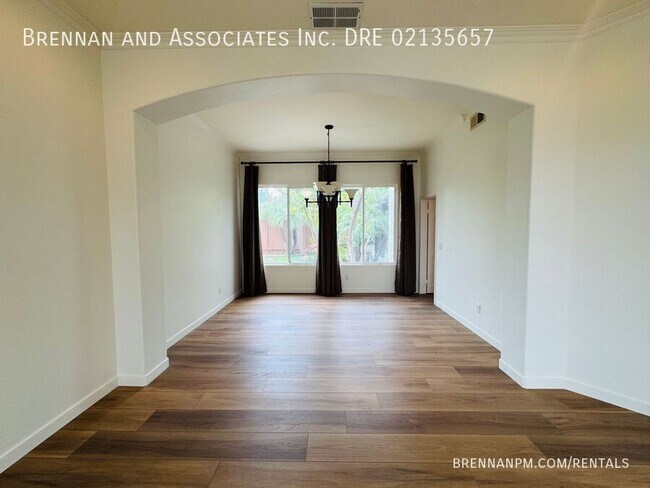 Building Photo - 835 Calle Lagasca