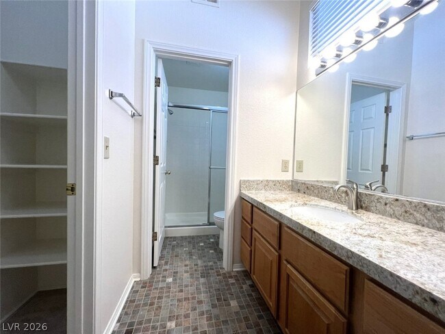Building Photo - 2053 Angel Falls Dr